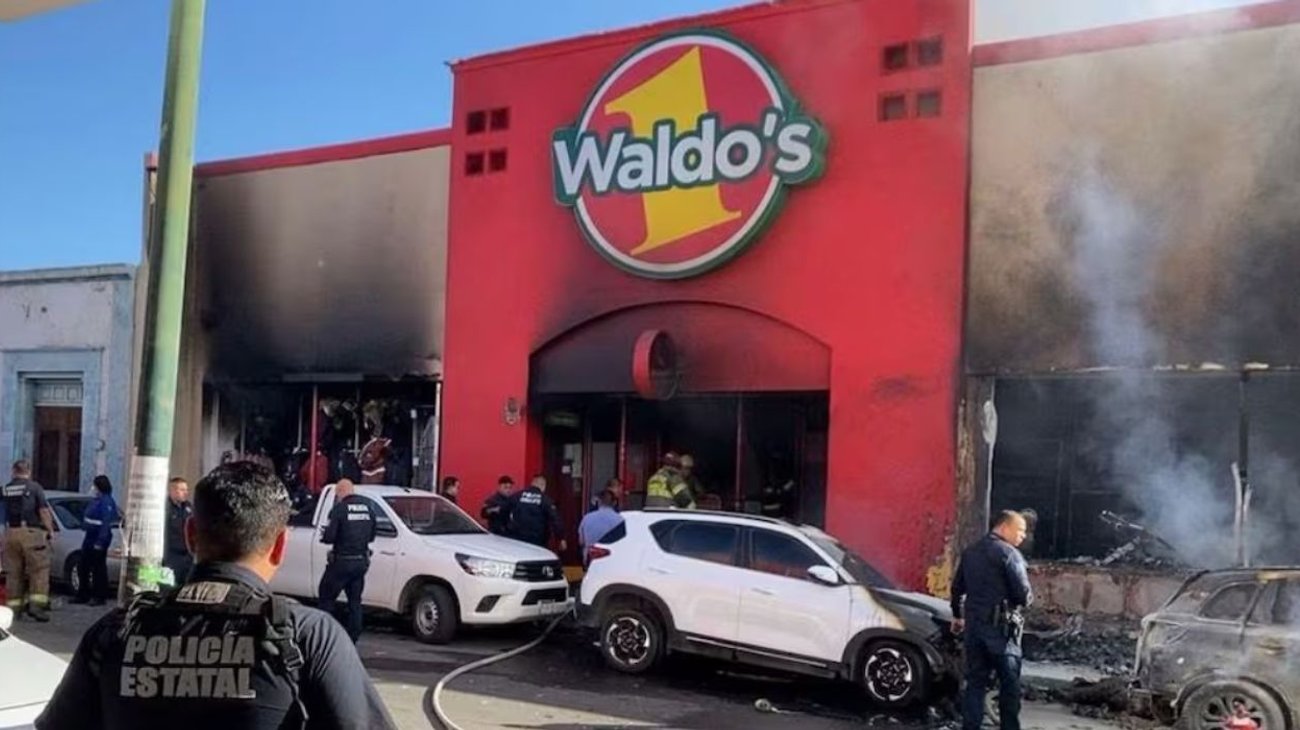 Incendio en tienda departamental en Sonora deja 22 muertos