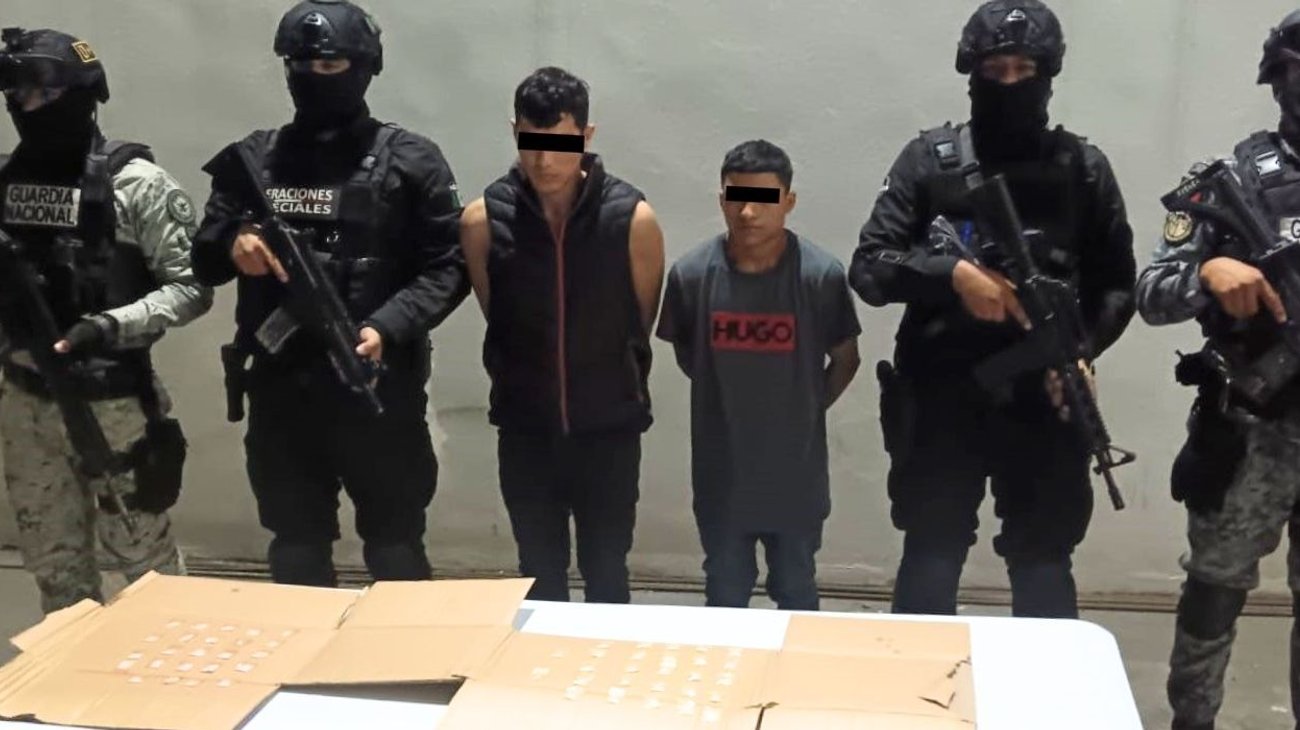 Detienen a jóvenes con más de 50 dosis de cocaína en Monterrey