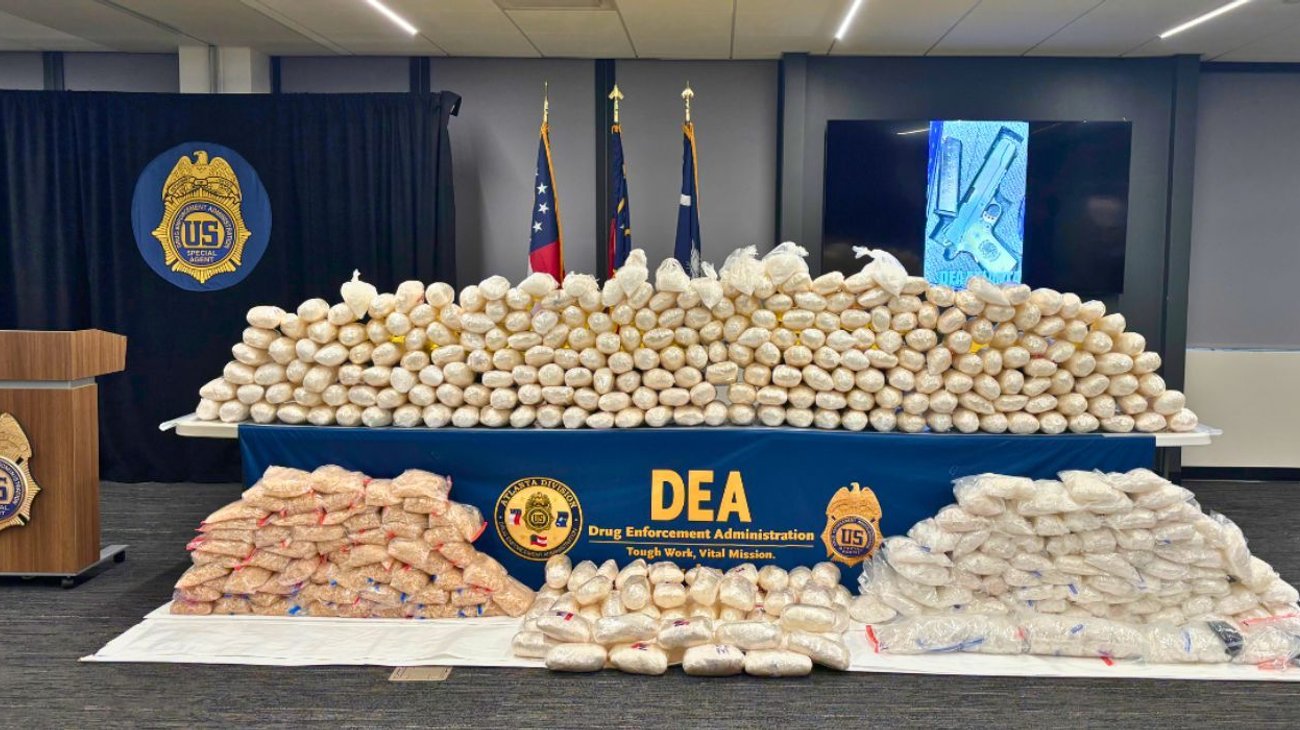 La DEA ataca operaciones del CJNG, incauta 77 mil kilos de droga 