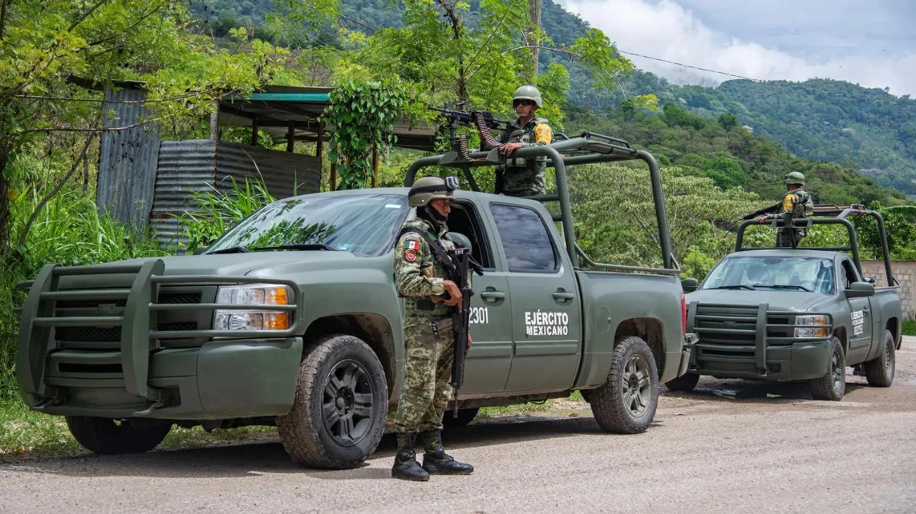 Detienen a 10 personas vinculadas con un cártel en Culiacán