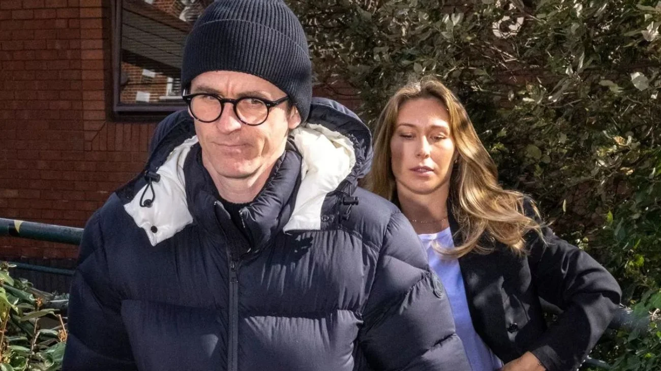 Condenan a exfutbolista Joey Barton por patear a su esposa