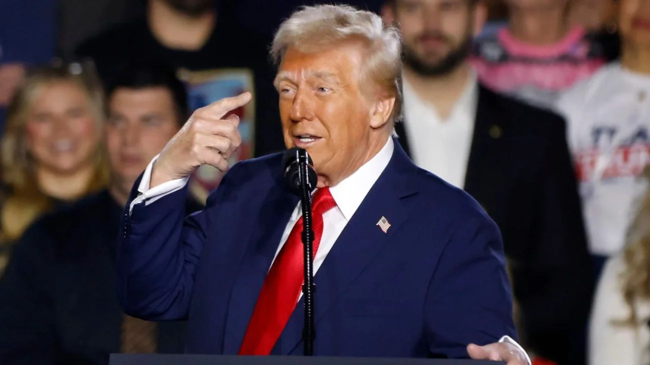 Trump bromea con buscar un tercer mandato y aclara que no lo hará