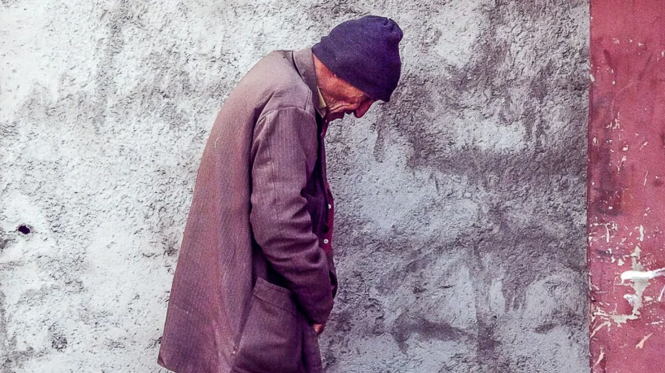 Adolescentes le prenden fuego a hombre en condición de calle