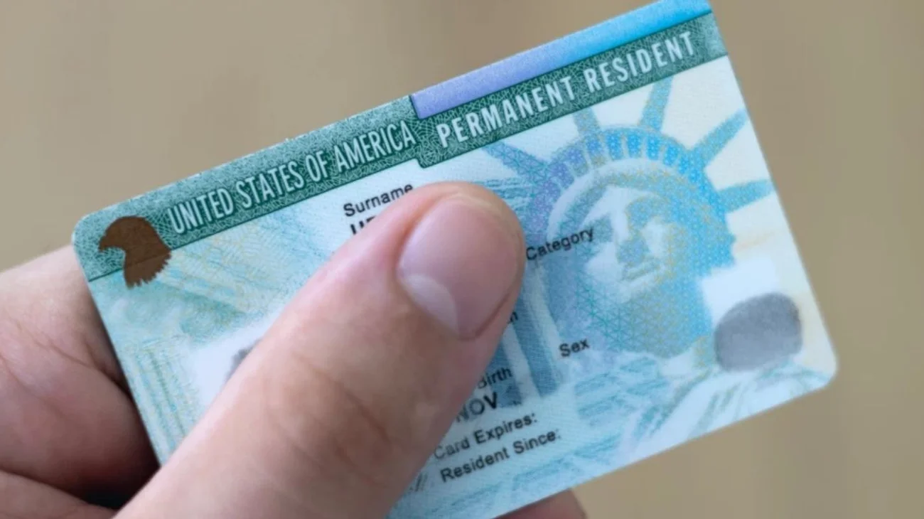EUA pausa trámites de residencia permanente para revisar casos
