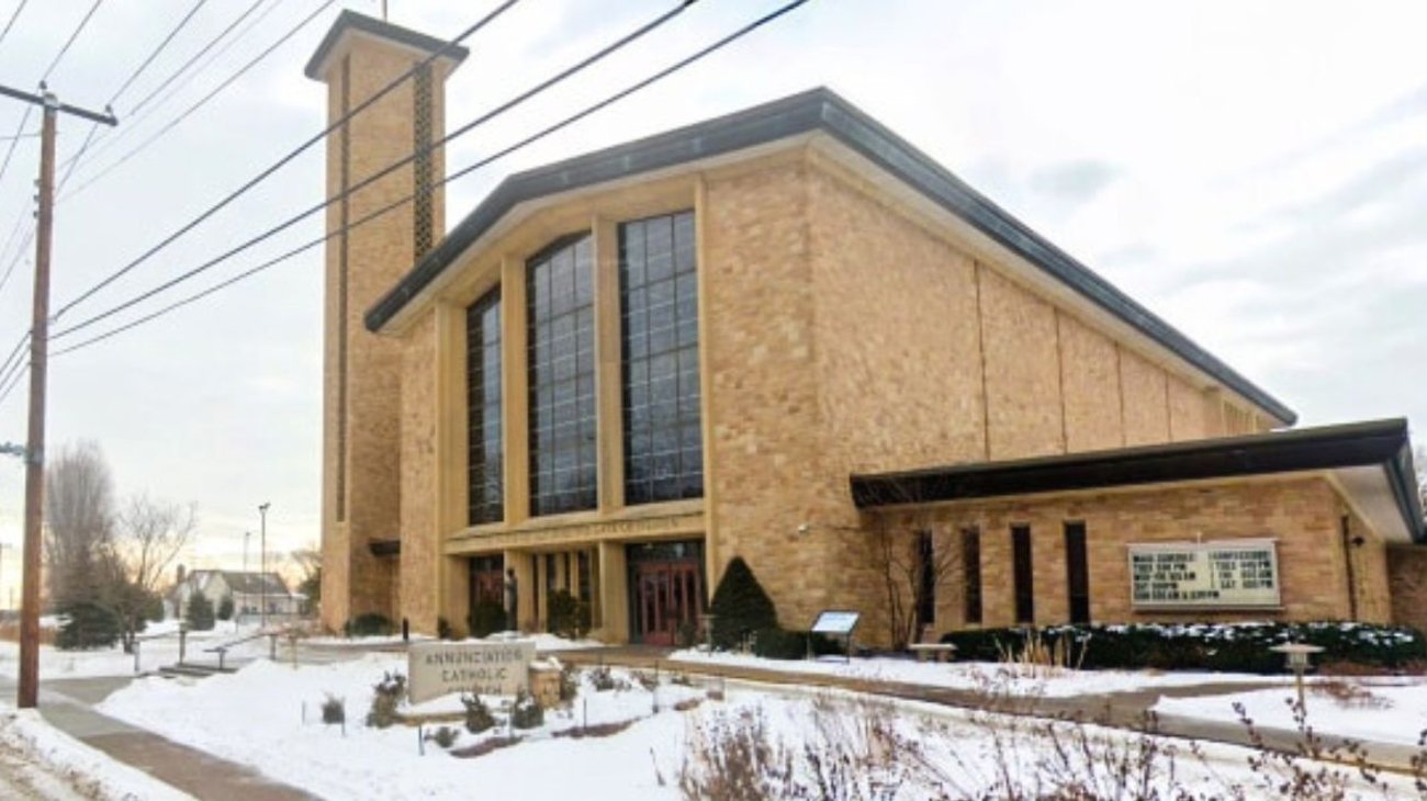 Dos muertos y 20 heridos deja tiroteo en escuela de Minneapolis