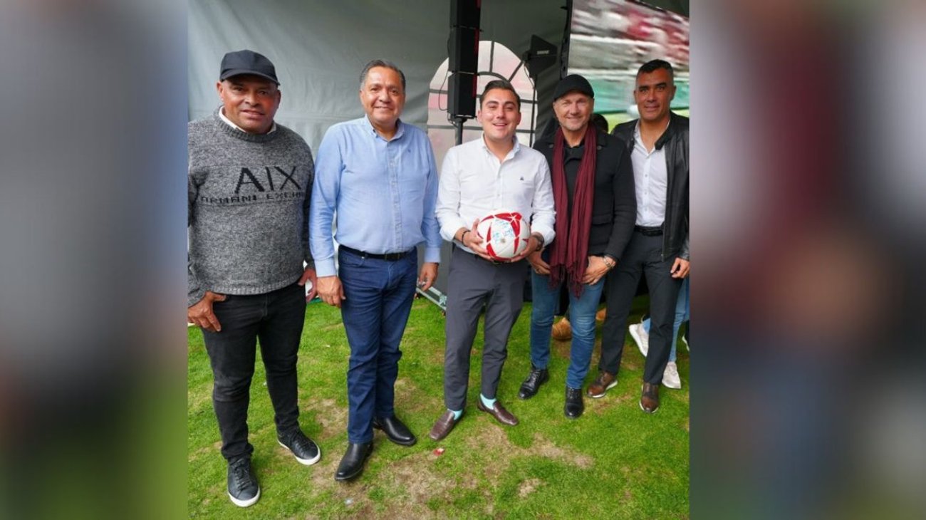 Manuel Guerra cumpla apuesta al brindar apoyo a niños en Toluca