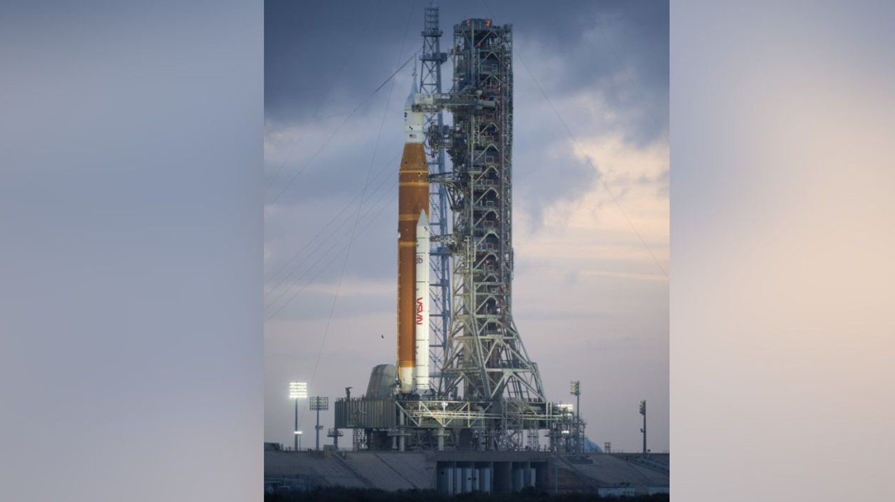 Artemis II despega rumbo a la órbita lunar desde Florida