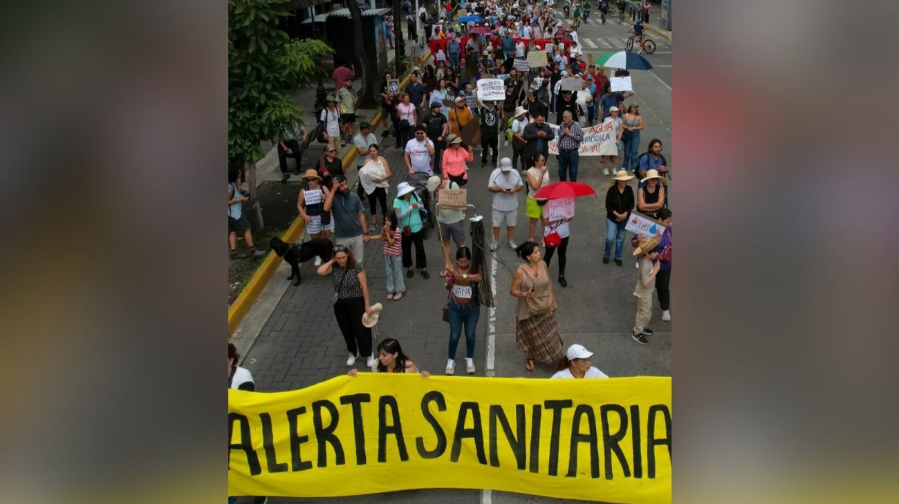 Protestan en Jalisco por agua con residuos fecales y metales
