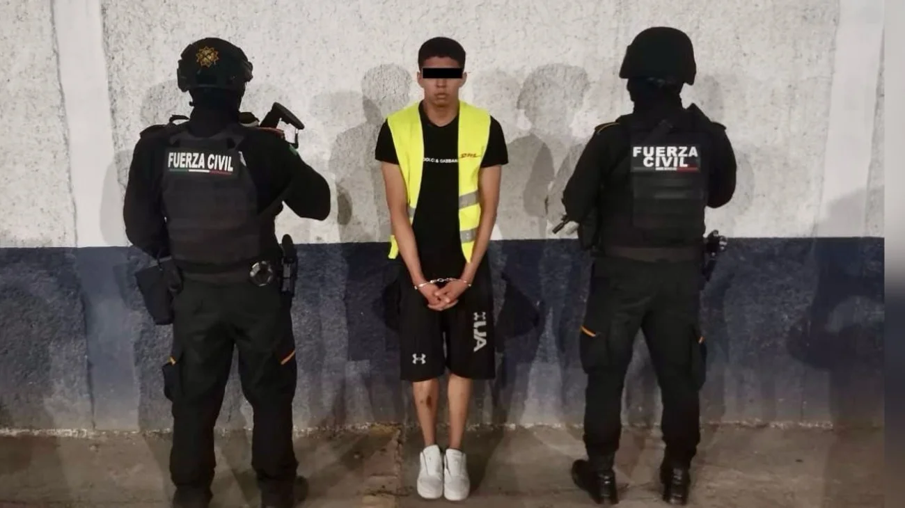 Detienen a joven en Apodaca por portar arma y tratar de ocultarla