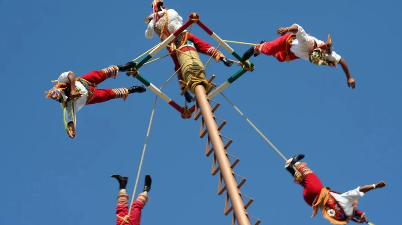Suspenden danza de los voladores de Papantla tras accidente