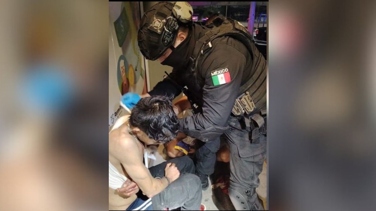 Hombre es atacado a machetazos ante presunto asalto en Monterrey
