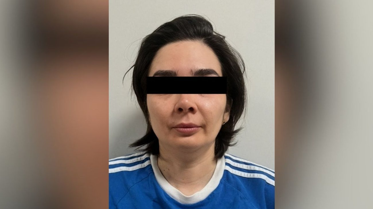 Detienen a mujer acusada de fraude con boletos de avión