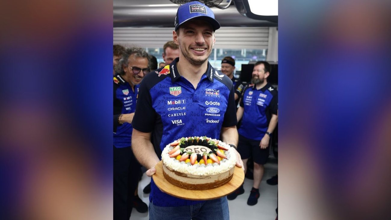 Sorprende Red Bull a Max Verstappen por sus 250 carreras
