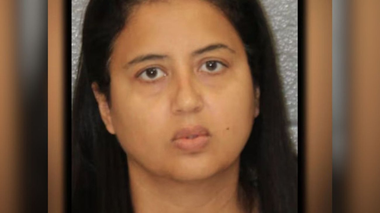 Mujer ataca a su esposo con un cuchillo por no limpiar la casa