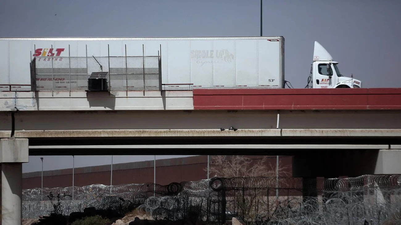 Exportaciones caen 25% en frontera por aranceles de Trump