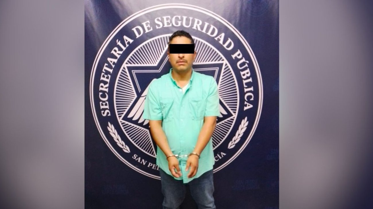 Detienen a conductor con placas presuntamente falsas en San Pedro