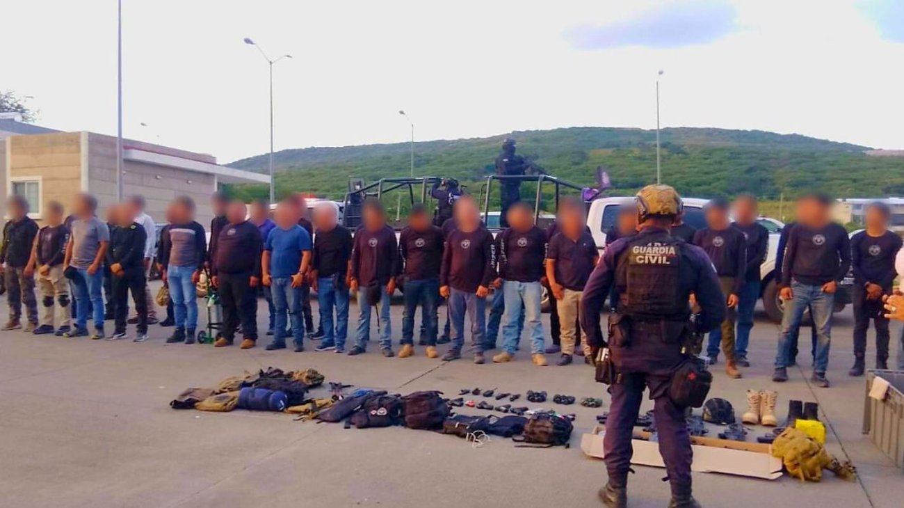 Detienen a 38 integrantes de la 'Luz del Mundo' en Michoacán