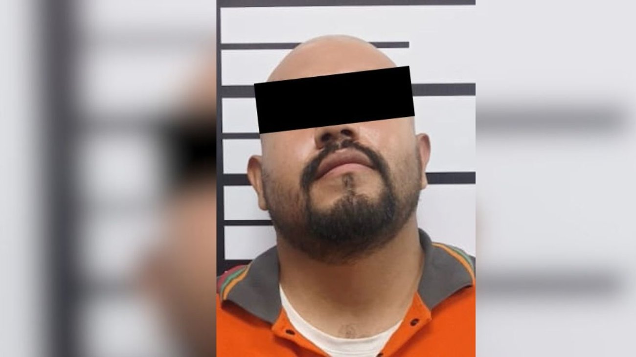 Pide gasolina y despachador ebrio la amenaza con un cuchillo