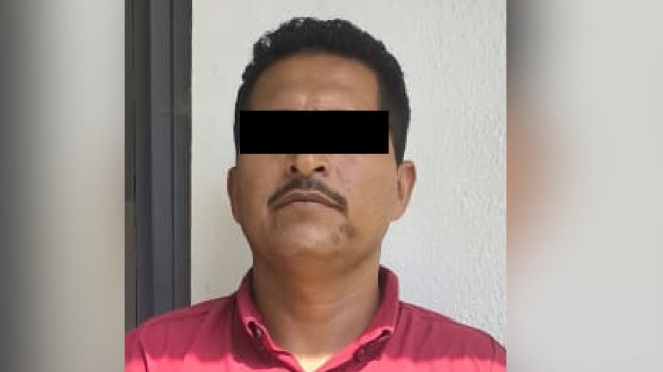 Detienen a conductor armado con licencia falsa en Santiago
