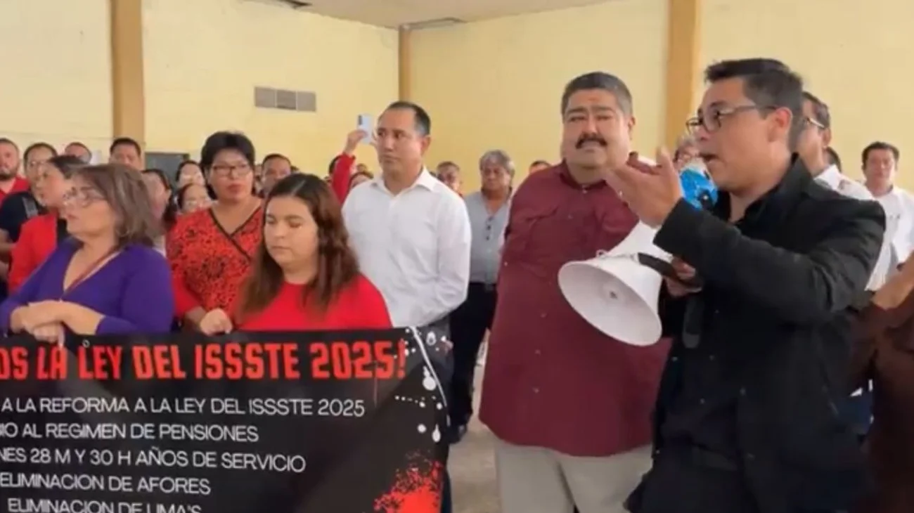 Mantienen maestros de Reynosa protestas contra reforma al ISSSTE