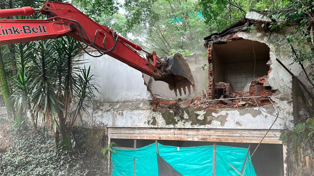 Demuelen casa de Pablo Escobar donde tendría rituales 'satánicos'