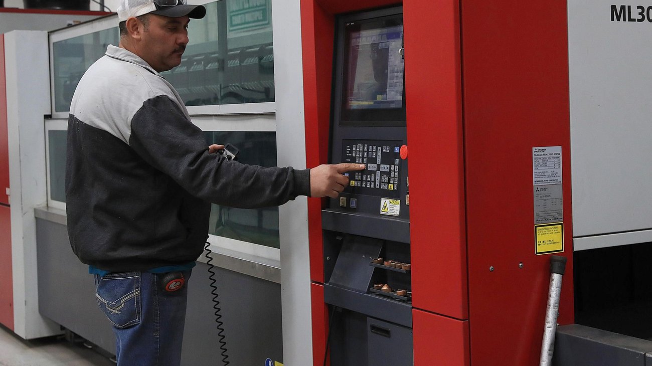 La producción industrial de México cae 0,7 % anual en octubre