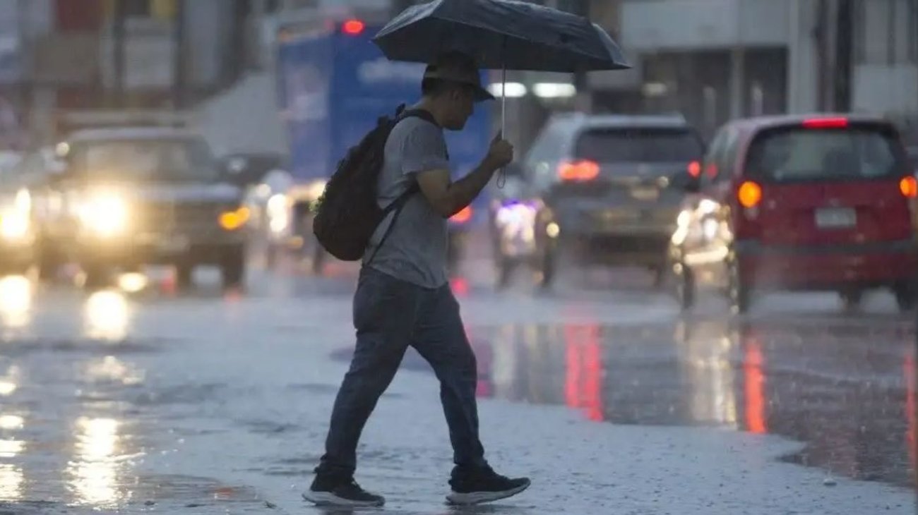 Alta probabilidad de lluvias este domingo en Monterrey