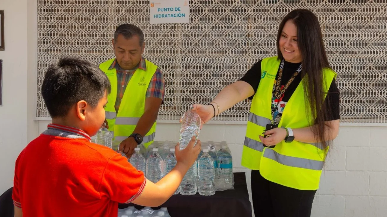 Instalarán puntos de hidratación en escuelas: Educación de NL