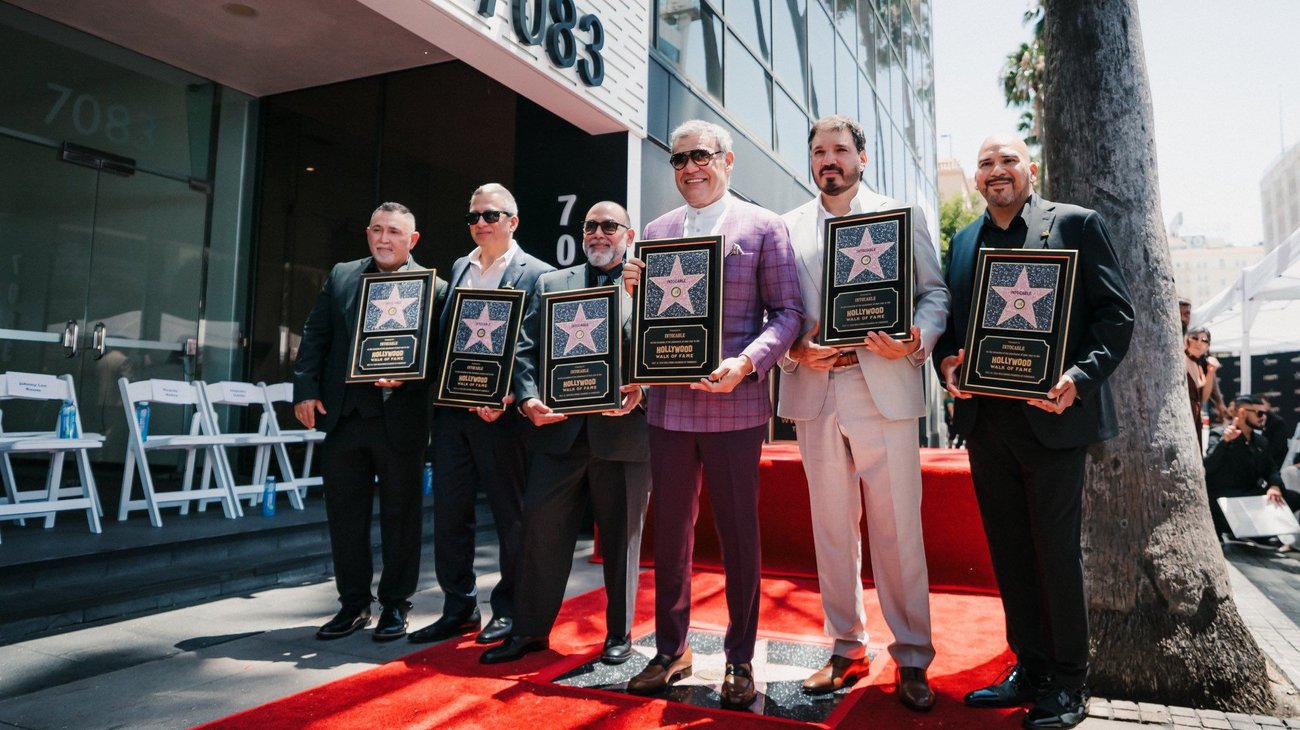 Intocable recibe una estrella en el Paseo de la Fama de Hollywood