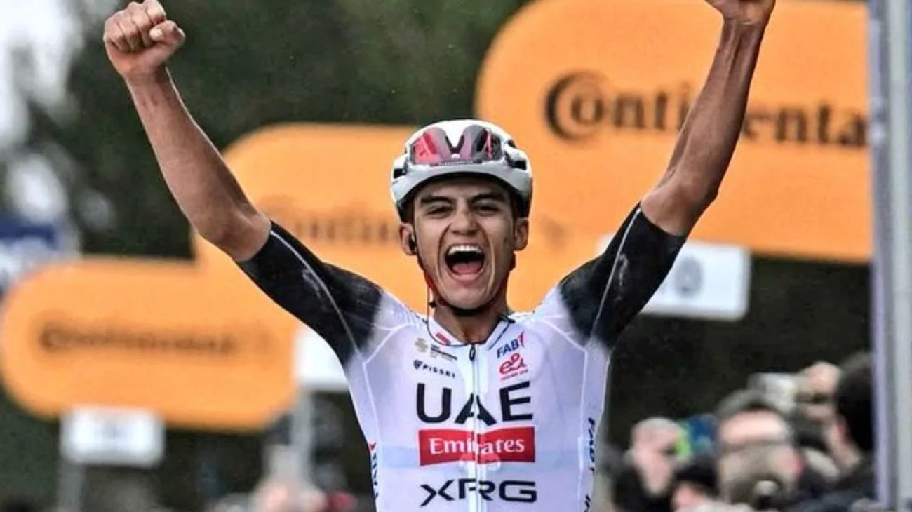 Isaac_del_Toro_gana_la_tercera_etapa_en_la_Vuelta_a_Austria_c2100eb0b3