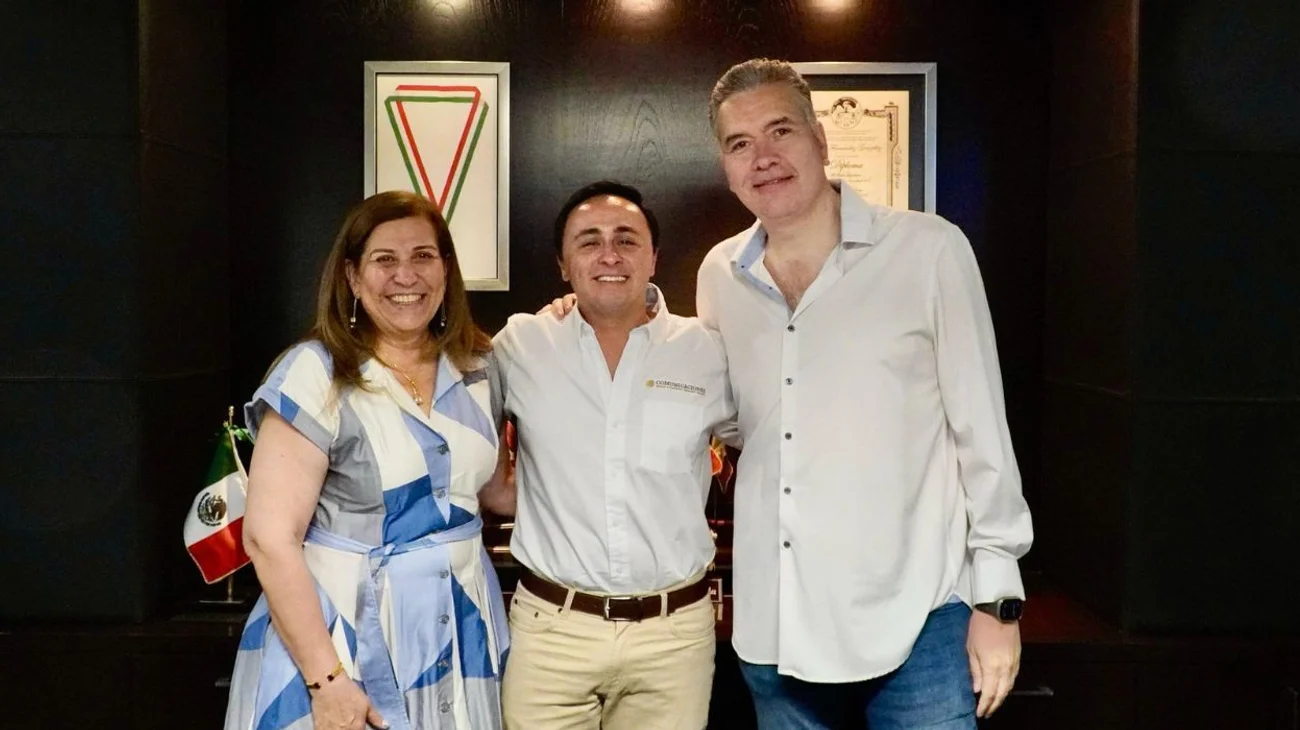 Senadores de Morena arropan a nuevo delegado de SCT