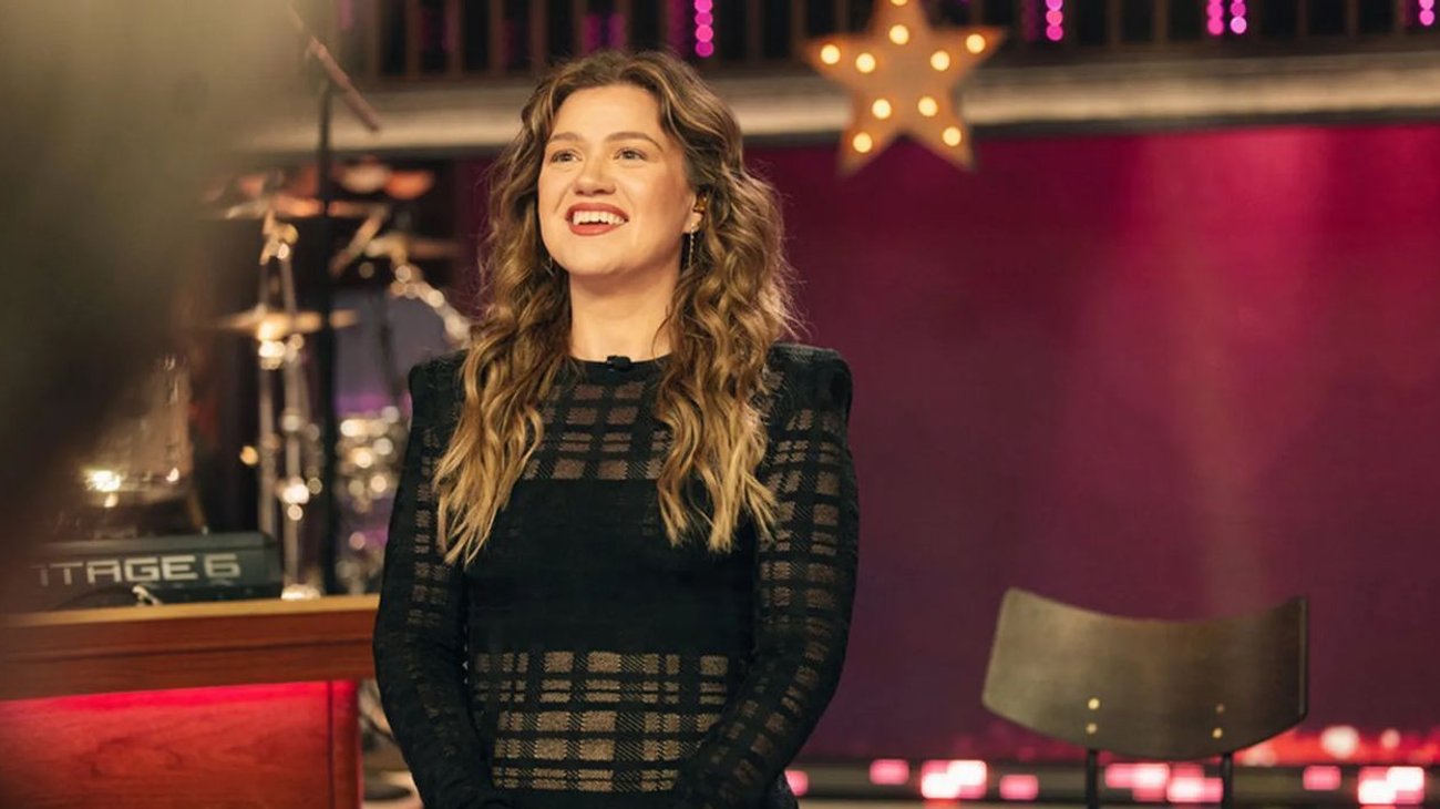 Kelly Clarkson sorprende con ‘Golden’ en su último ‘Kellyoke’