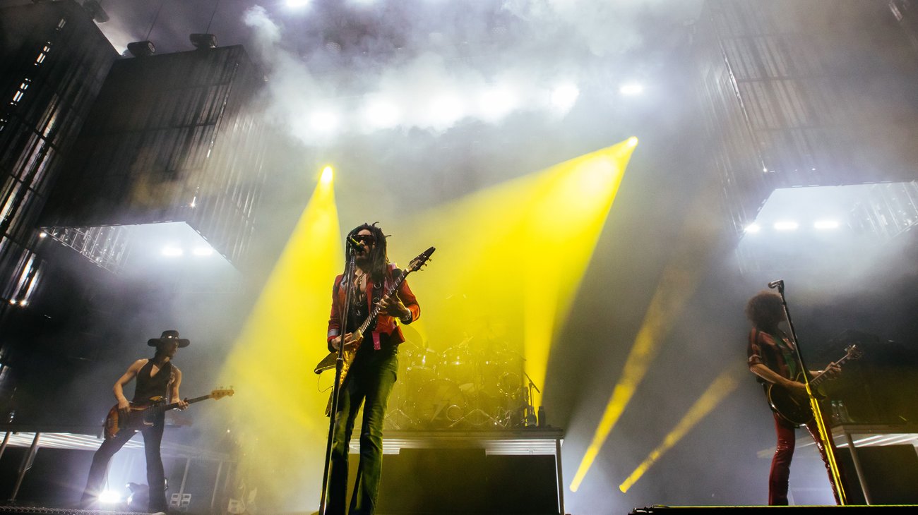 Lenny Kravitz conquista Monterrey pese a fallas técnicas