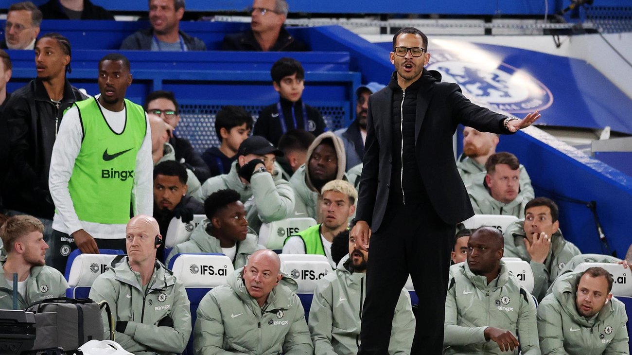 El Chelsea despide a Rosenior tras malos resultados en 114 años