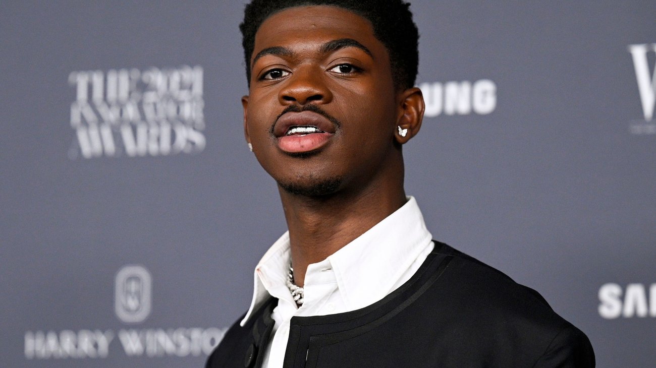 Lil_Nas_X_enfrenta_delitos_graves_por_caminar_desnudo_en_LA_f3d9331fbb