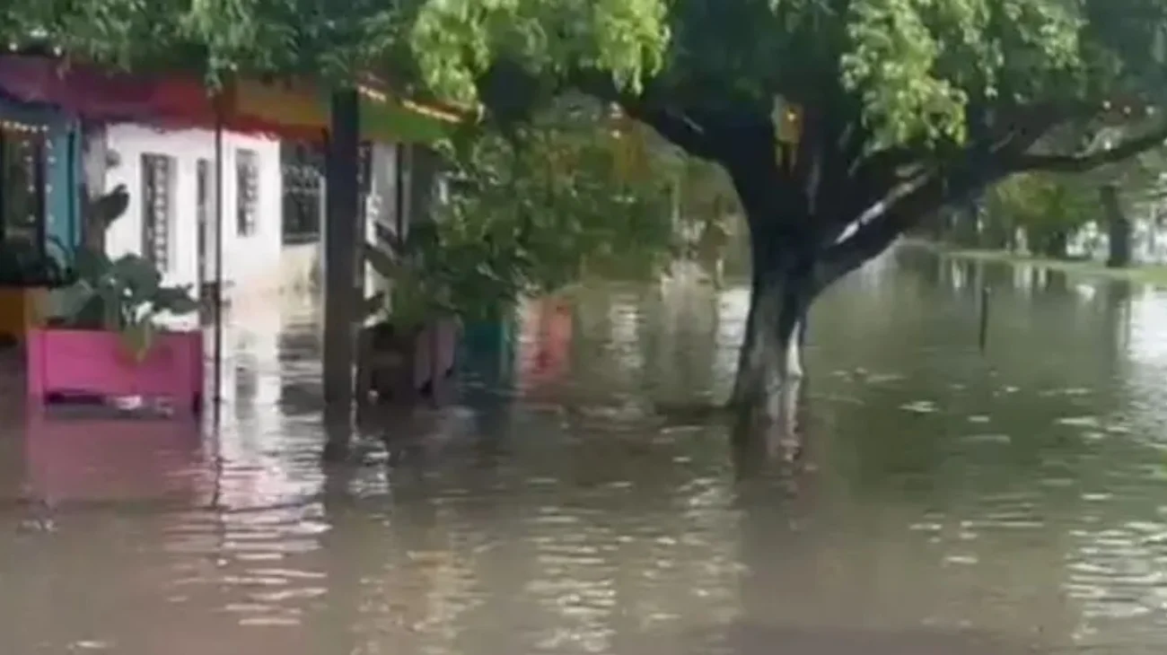 Lluvias_fuertes_y_vientos_dejan_calles_inundadas_en_Chetumal_6313c3831e
