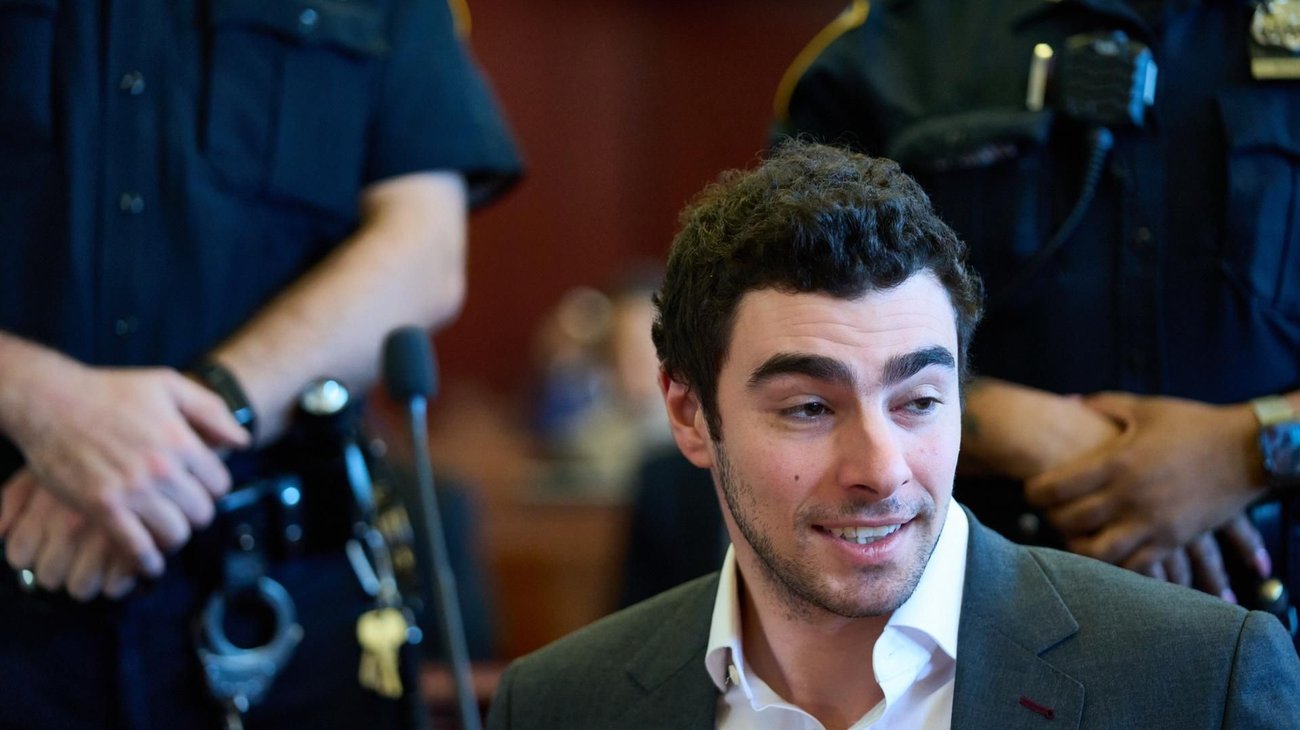 Hombre finge ser agente del FBI para liberar a Mangione