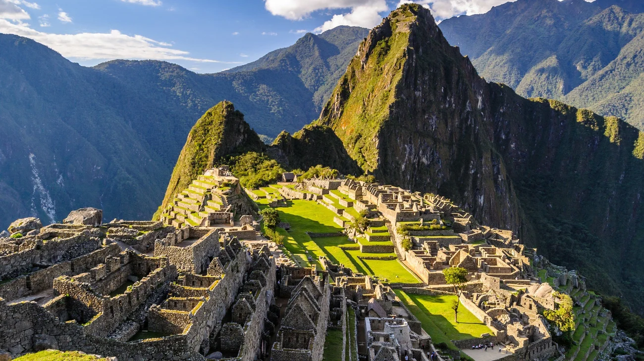 Machu_Picchu_Peru_2018_bd66d8abd9