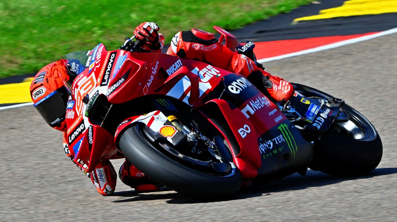 Marc Márquez gana la esprint de Aragón con autoridad