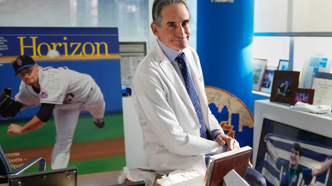 Muere_David_Altchek_director_medico_de_los_Mets_a_los_68_anos_51aa35c638