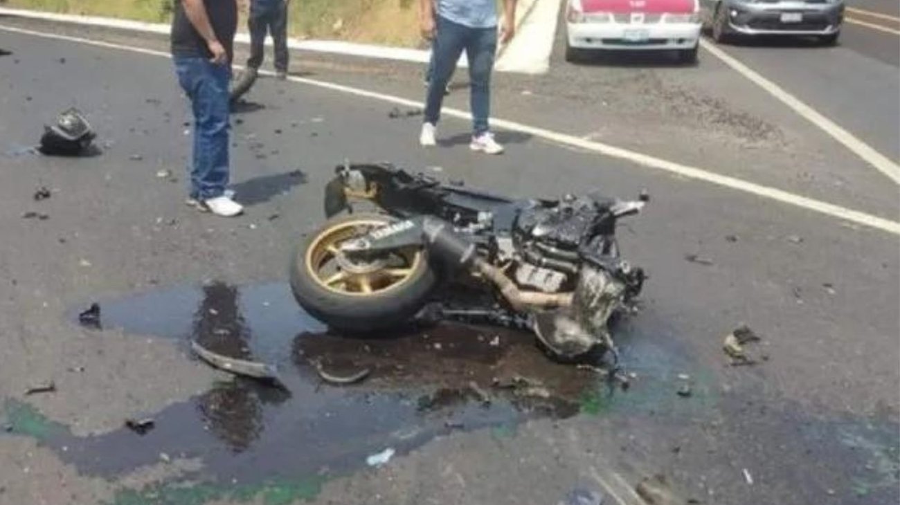 Muere influencer tras estrellarse contra tráiler en Veracruz