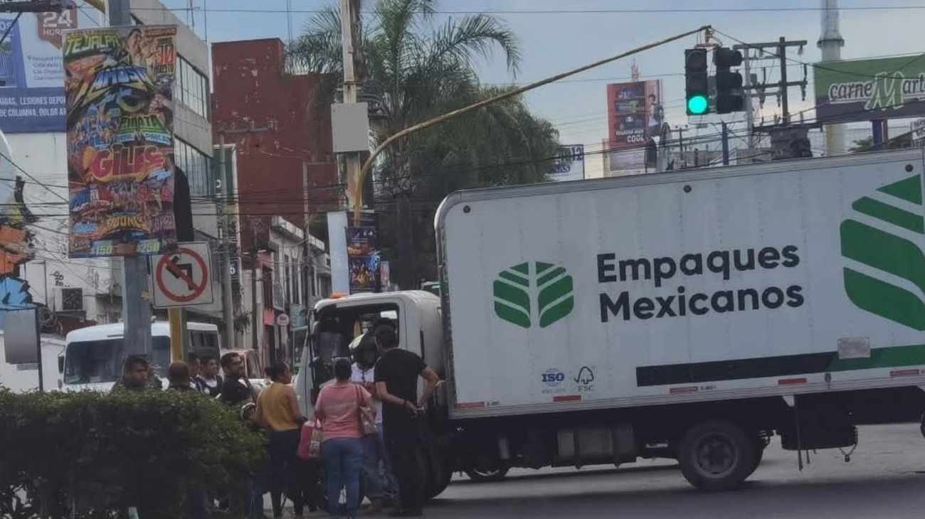 Muere_menor_mientras_bailaba_y_pedia_dinero_en_semaforo_25f6e605c1