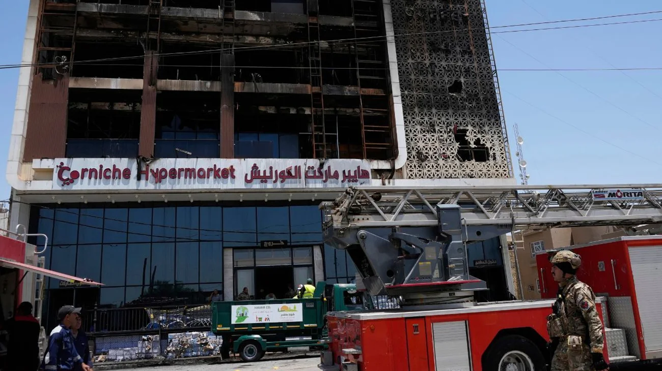 Mueren_60_personas_tras_incendio_en_un_centro_comercial_en_Irak_05c9dbb988