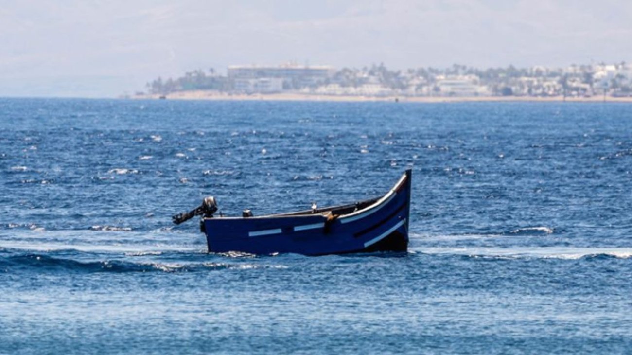 Mueren tres hermanas al hundirse barca de migrantes