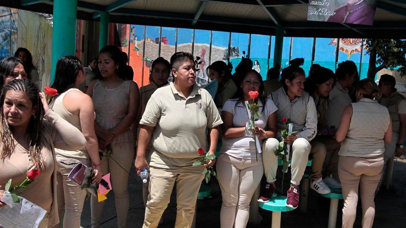 Aumentan mujeres en grupos criminales por poder y protección