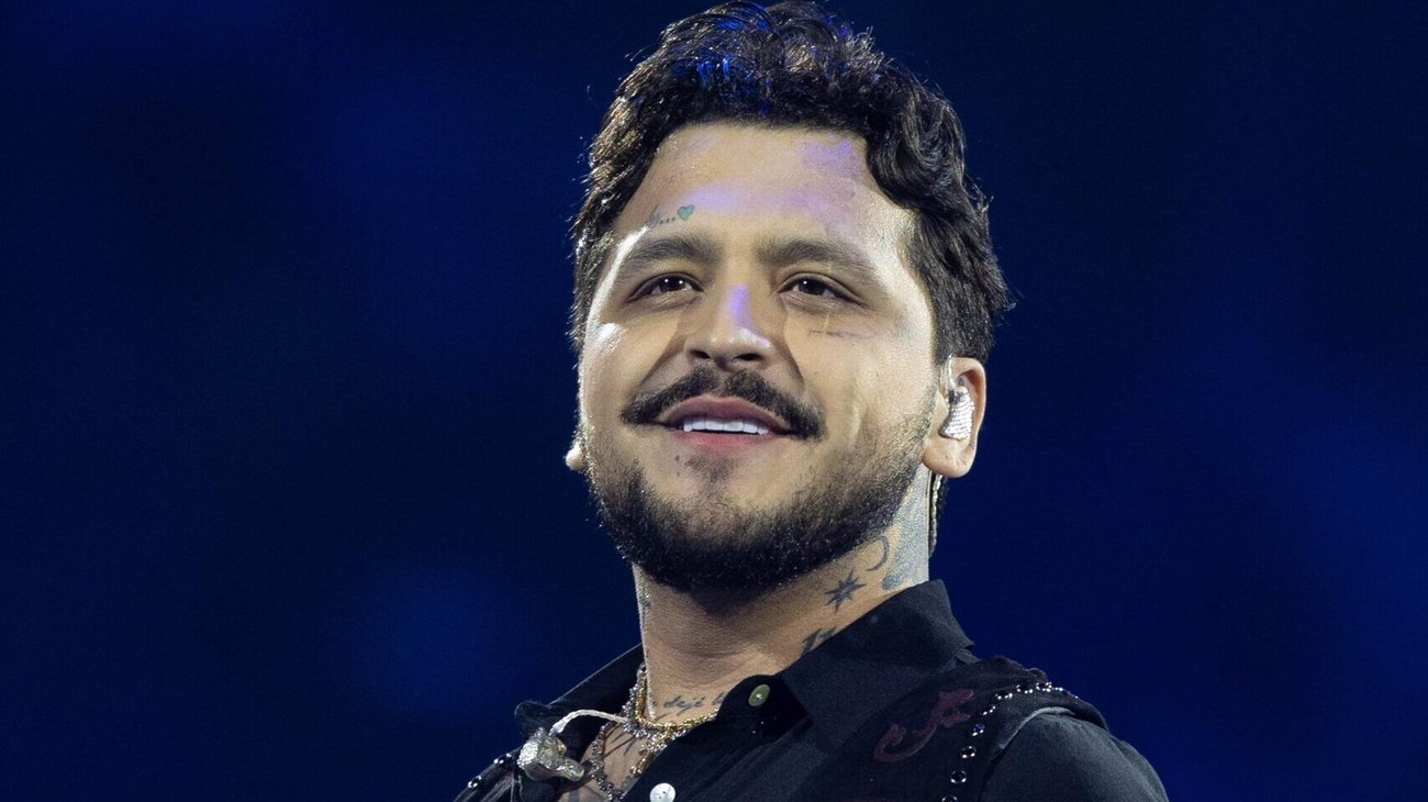 Cristian Nodal enfrentaría disputa legal por “El Forajido”