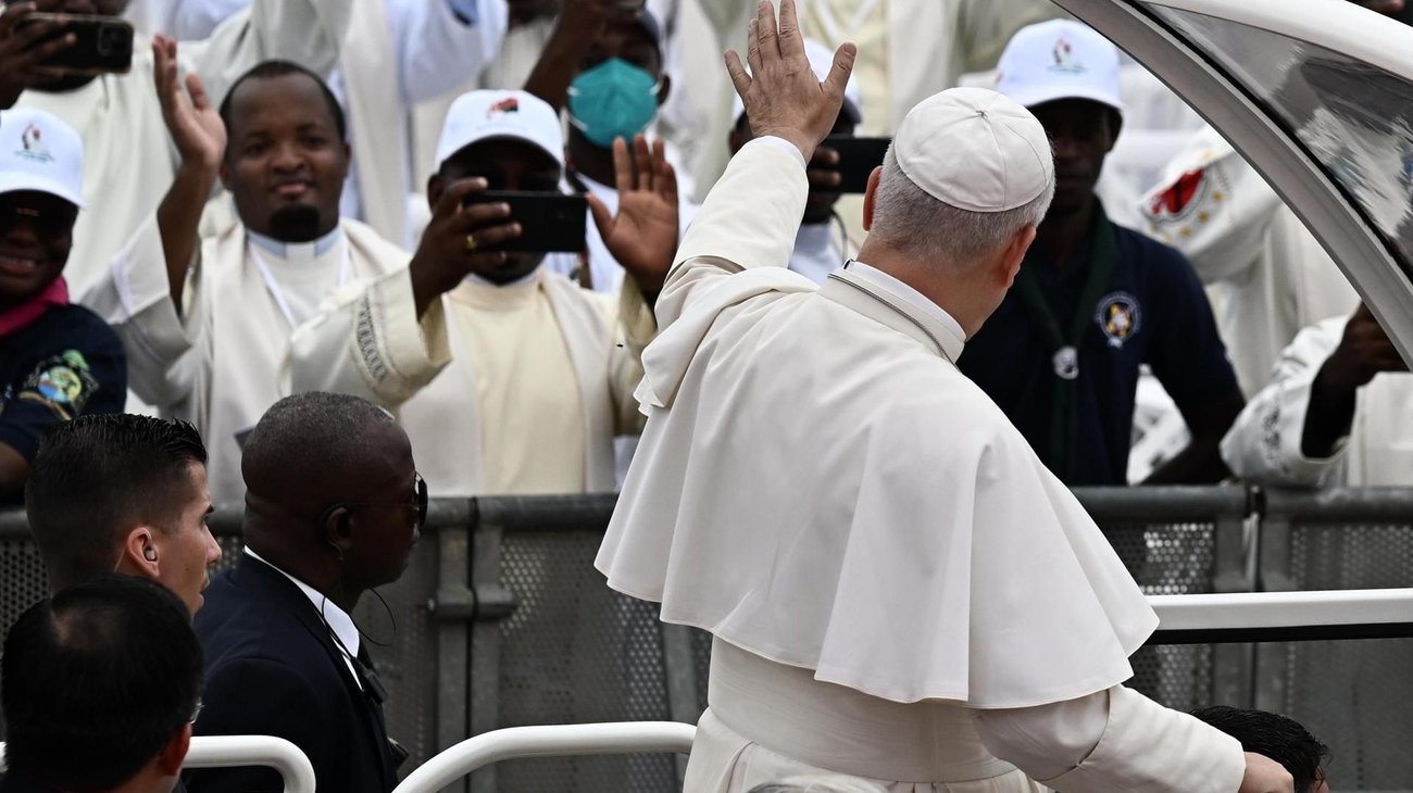 León XIV llama en Angola a que 'triunfe el amor, no la guerra'
