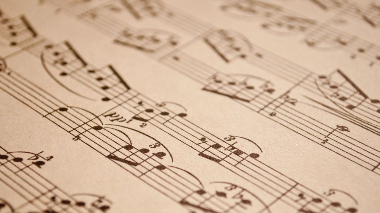 Descubre rasgos y tradiciones de grupos sociales en la música