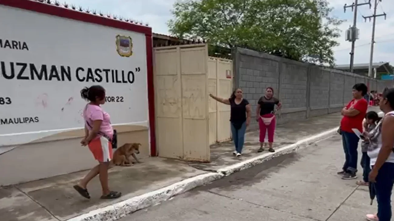 Padres_de_familia_cierran_escuela_por_falta_de_luz_en_Victoria_9ae0adb0d1