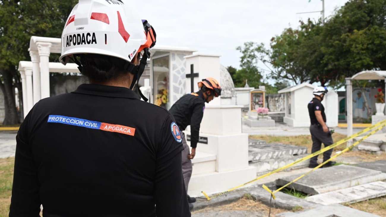 Apodaca refuerza operativo en panteones por Día de Muertos